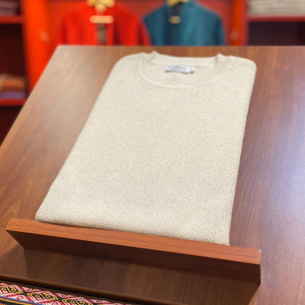 Suéter “Yuraq Illari” cuello O Hueso